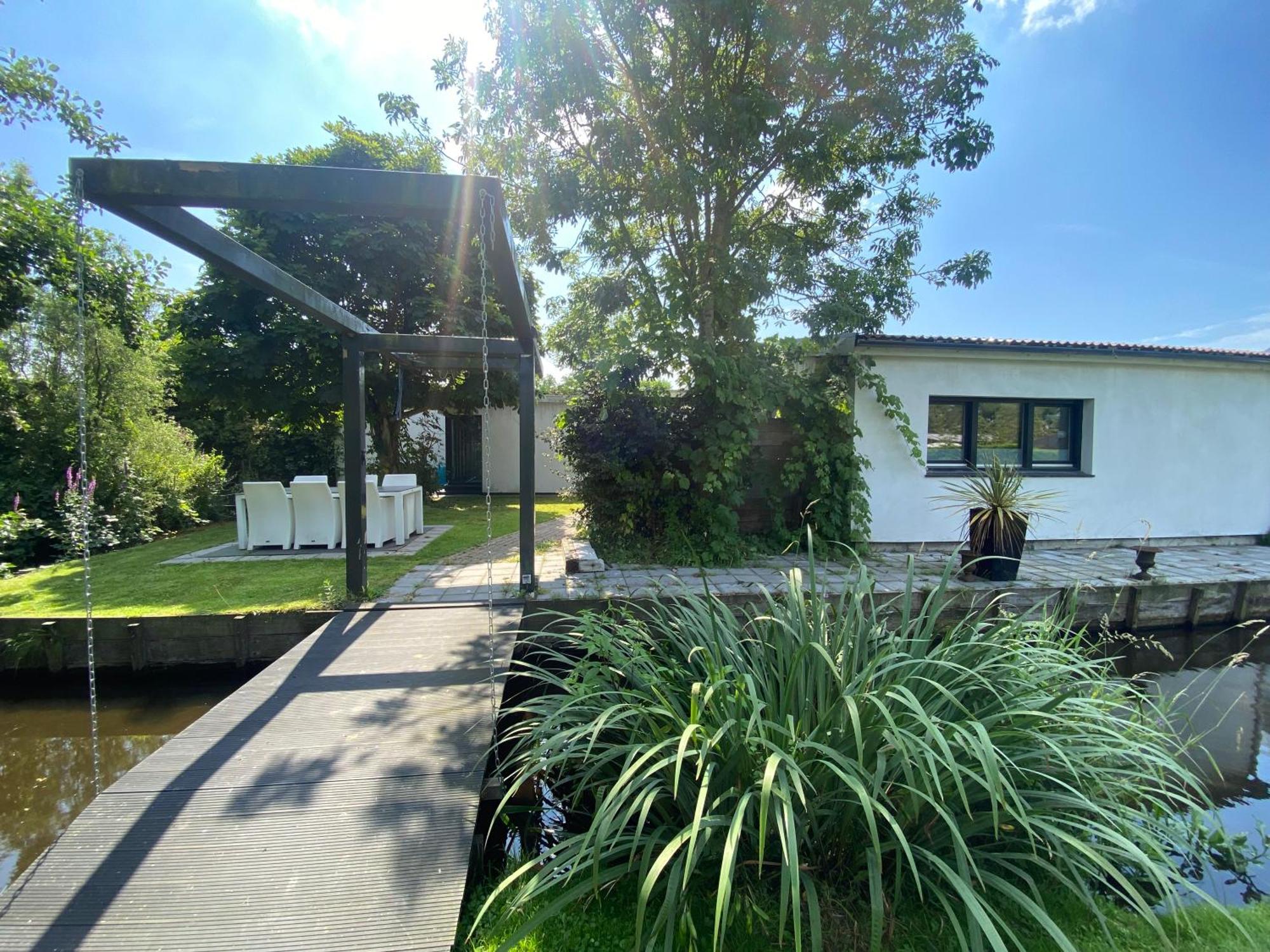 Bungalow between Haarlem&Amsterdam Vijfhuizen Bagian luar foto