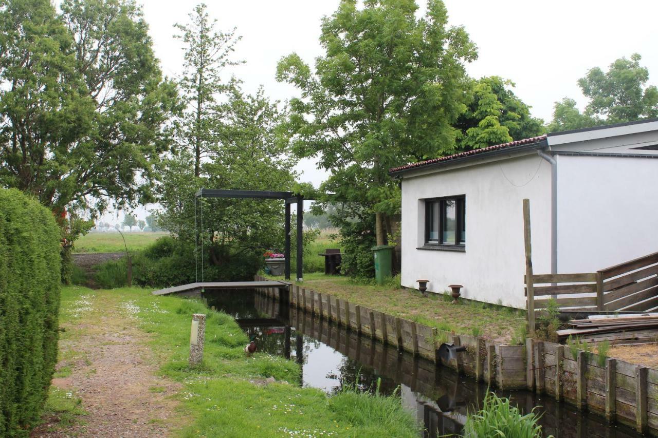Bungalow between Haarlem&Amsterdam Vijfhuizen Bagian luar foto