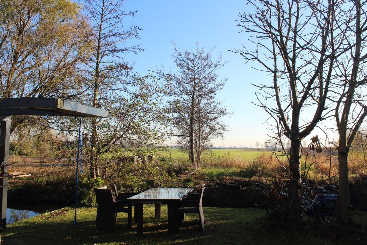 Bungalow between Haarlem&Amsterdam Vijfhuizen Bagian luar foto